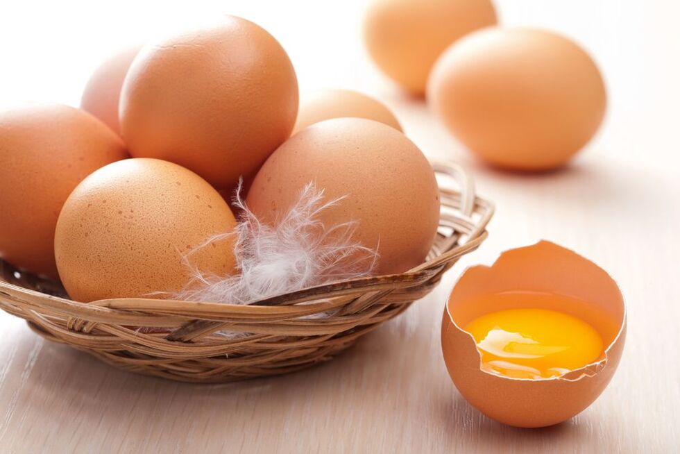 आहार पर चिकन अंडे